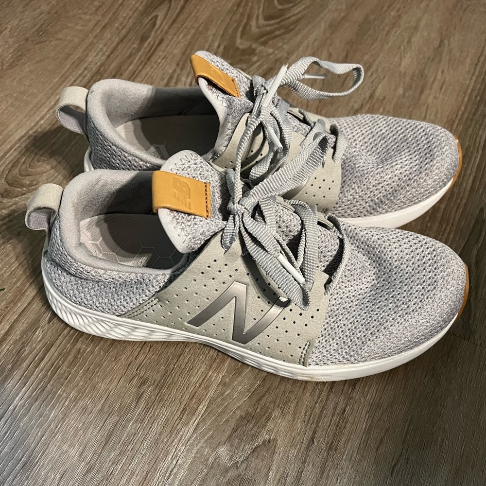 New Balance Gym/Athletic shoes in size 7.5 wide in great condition!!